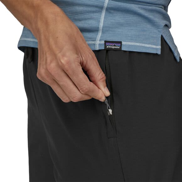 Patagonia W Multi Trails Shorts - 5 1/2 in. Black - Image 3