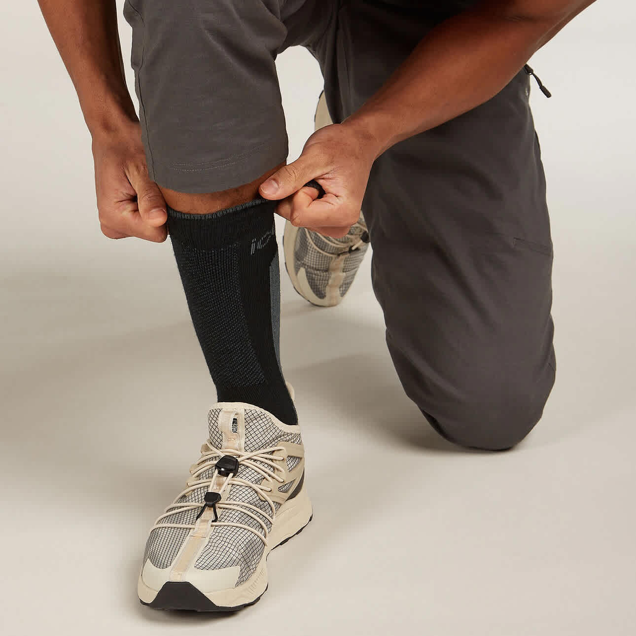 Icebreaker M Merino Hike+ Medium Crew Black/Obsidian - Image 3