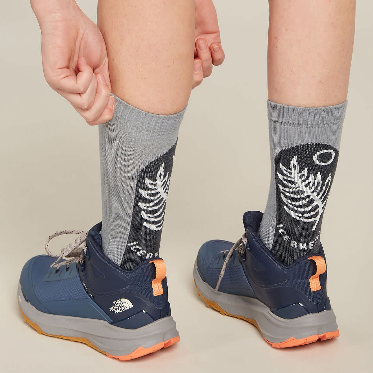 Icebreaker W Merino Hike+ Light Crew Fresh Fern Alloy/Obsidian - Image 2