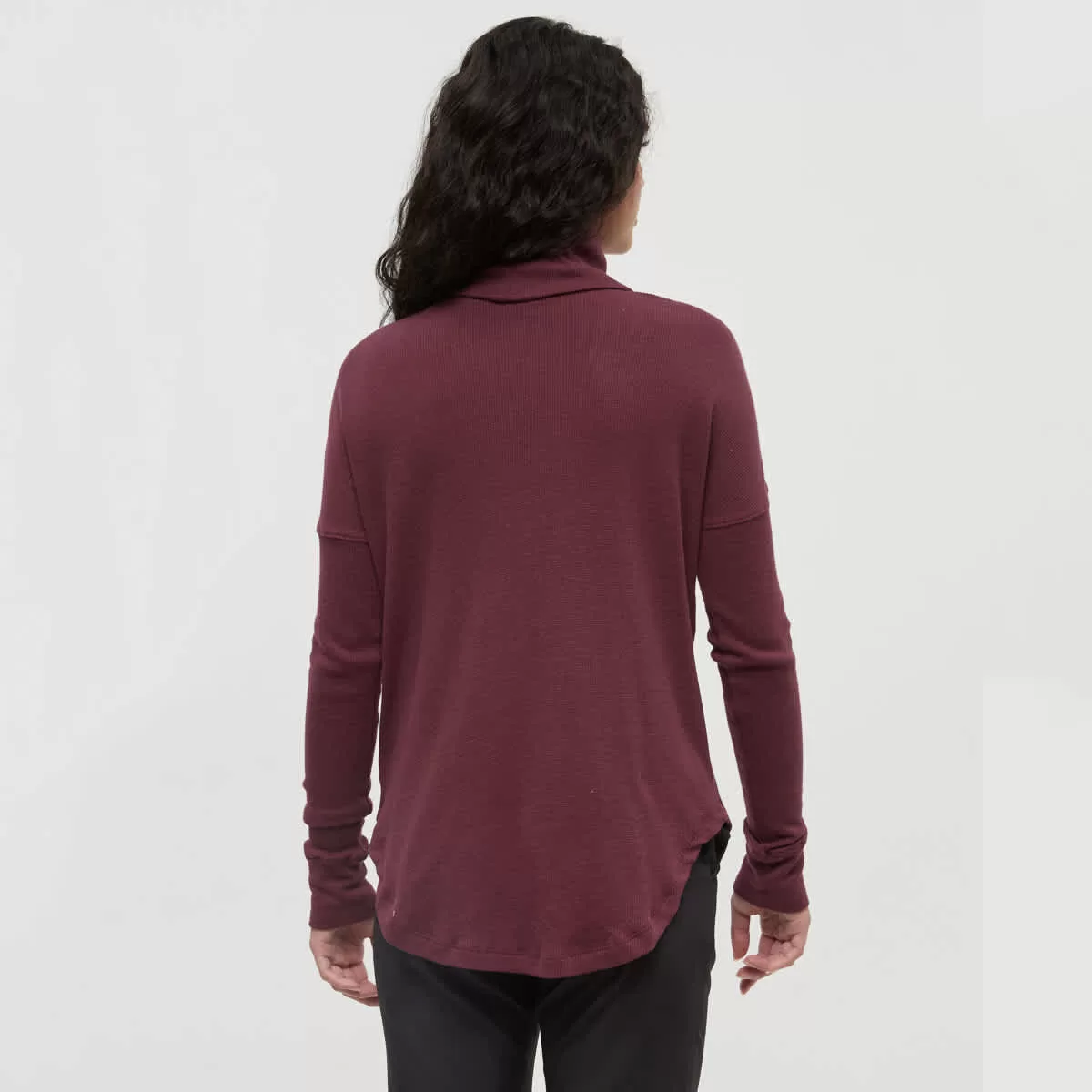 tentree W Highwood Turtleneck Burgundy - Image 2